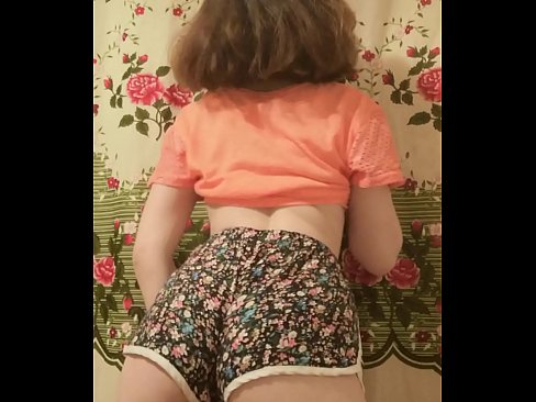❤️ Sexy matashin jariri yana cire guntun wando a kyamara ☑ Batsa vk ️❤